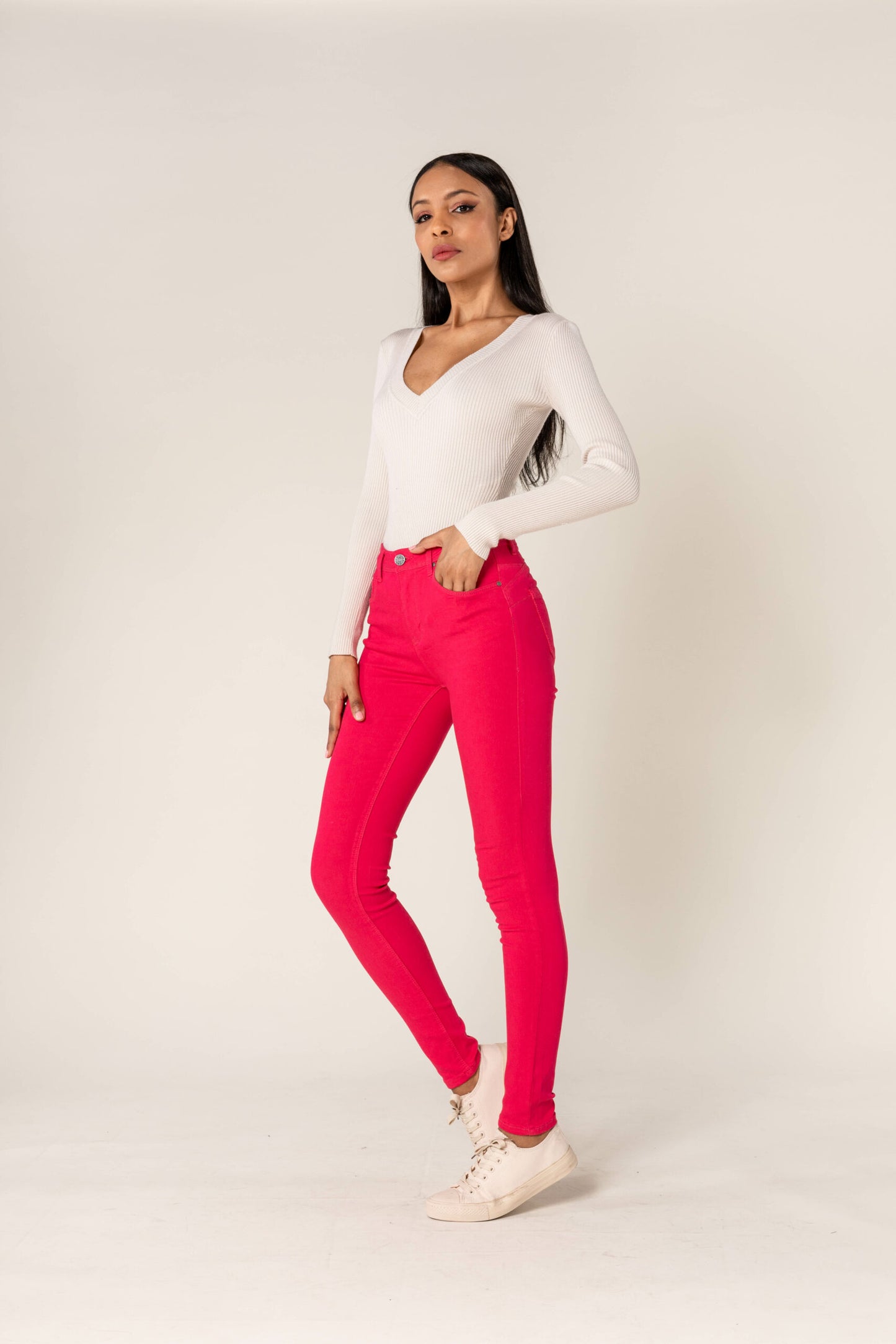 Wholesale Push-up slim jeans raspberry color