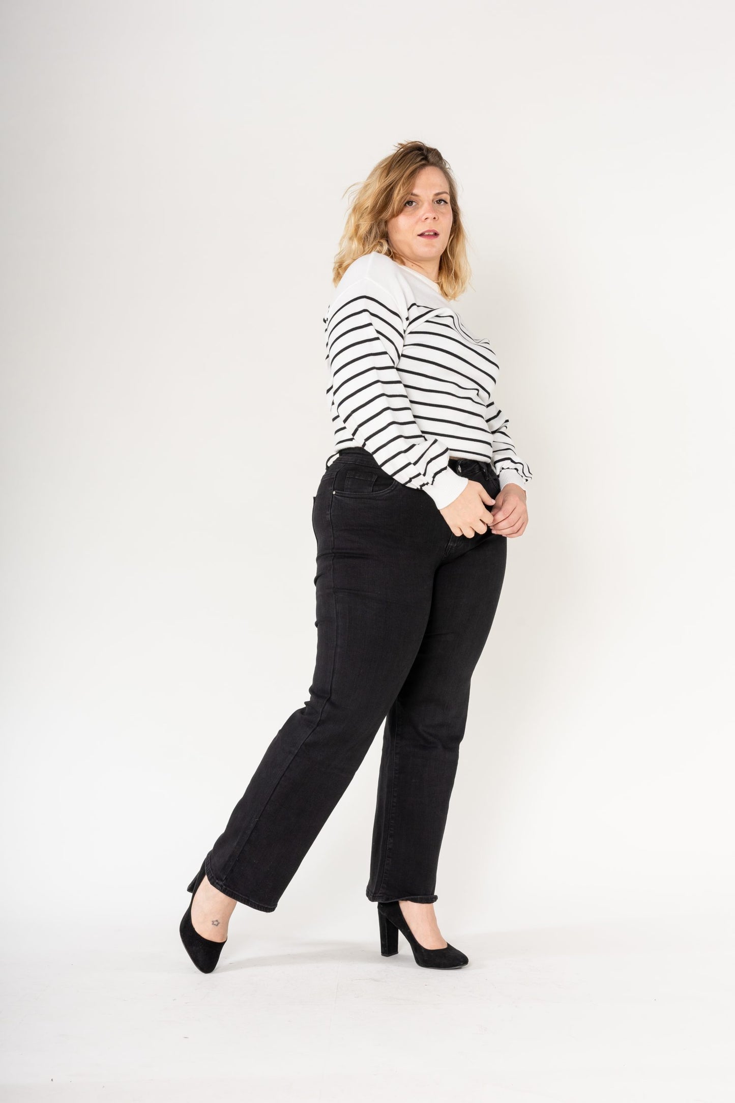 Wholesale High Waisted Stretch Flared Jeans Black