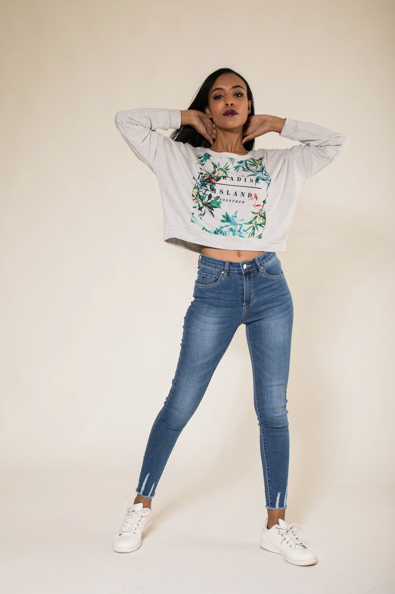 Wholesale Blue Frayed Hem Jeans