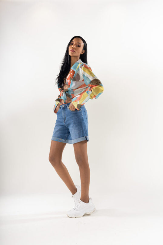 Wholesale Feded Blue Mid-Thigh Denim Shorts