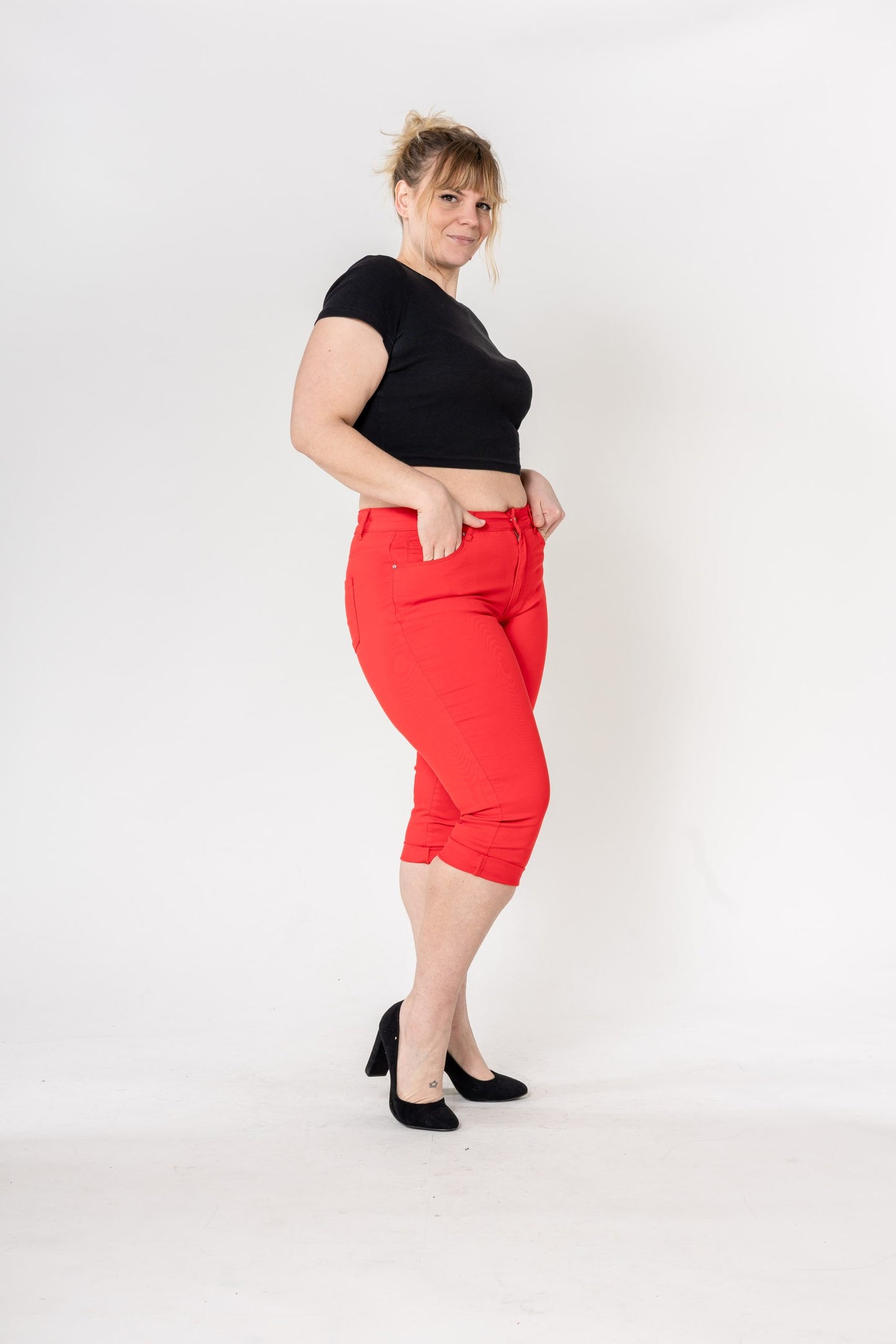 Wholesale Capri Plus Size Pants Shorts Red