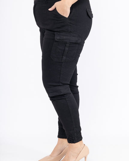 Women's Straight Cargo Jeans with Multiple Pockets and Stretch
