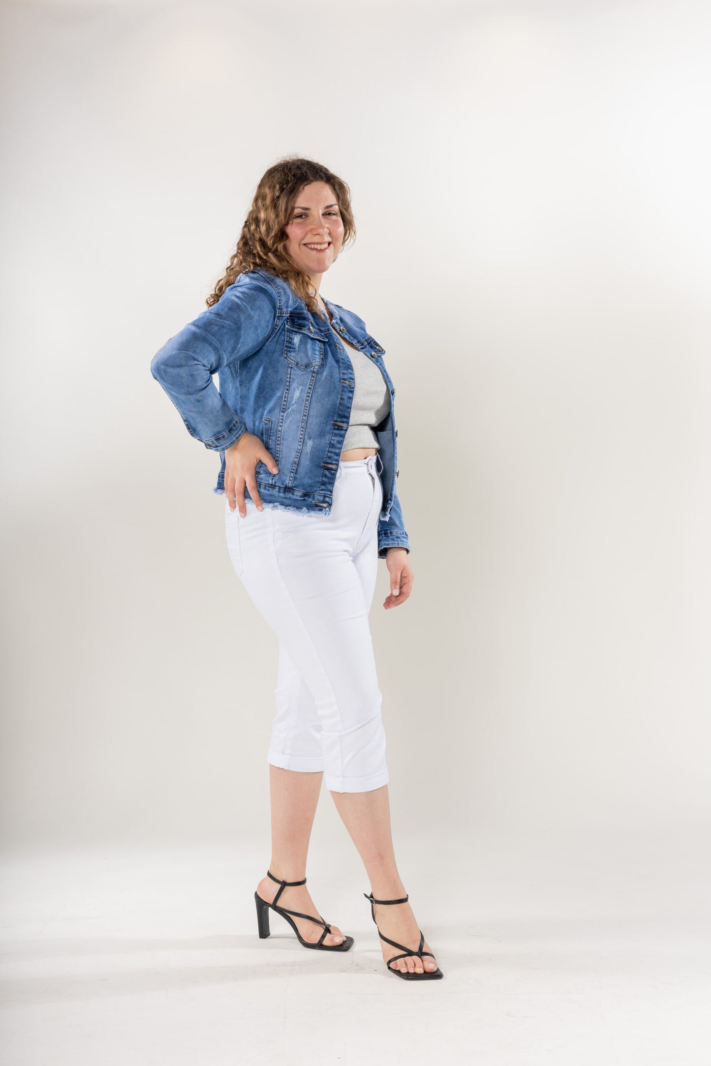 Wholesale Plus Size Blue Jeans Jacket with Fray Detail on the Collar